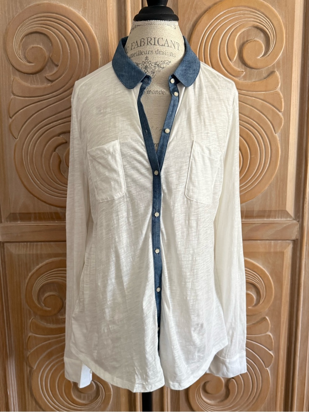 Ann Taylor Loft White Knit Button-Down Shirt w/Blue Denim Contrast Collar Sz L